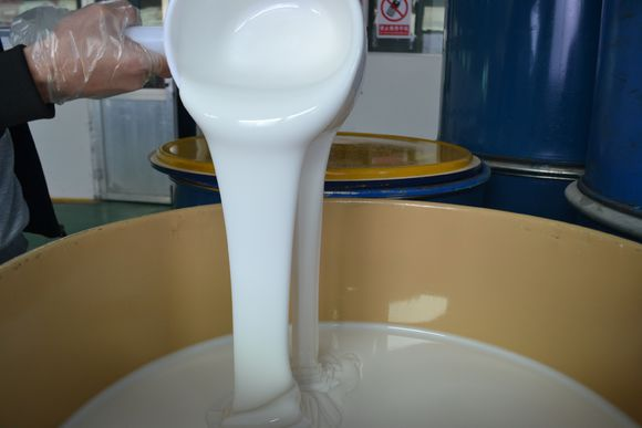 食品級(jí)模具硅膠是白色的嗎 ？